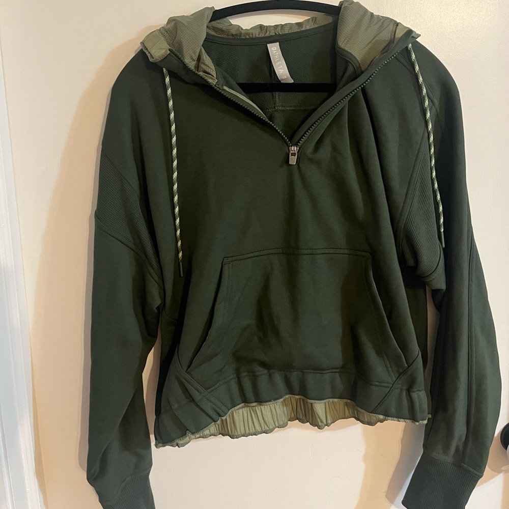 Athleta Green Pull-Over